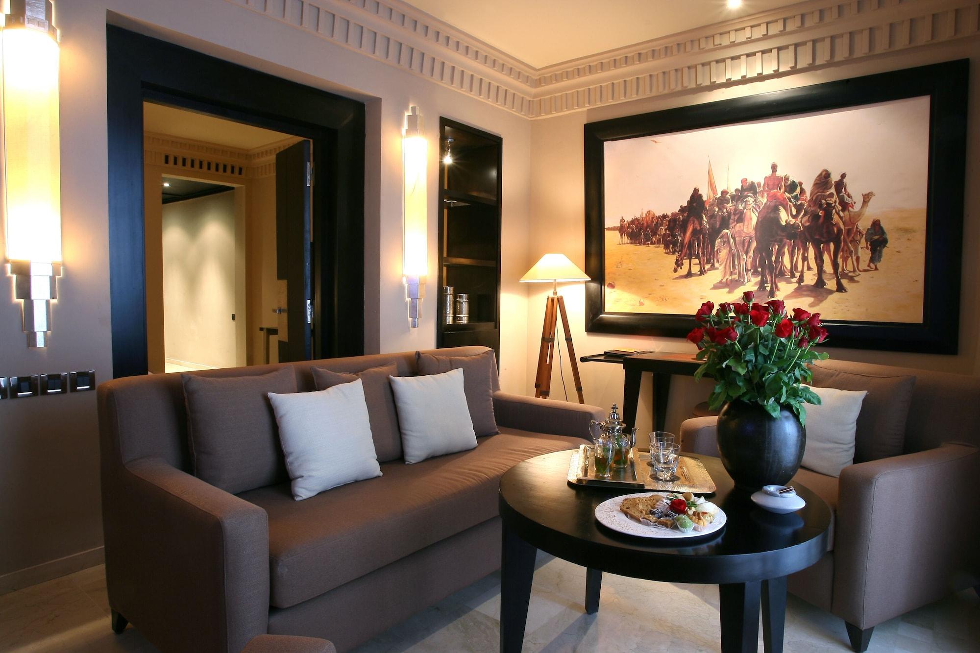 Les Jardins De La Koutoubia Hotel Marrakesh Luaran gambar A suite at the hotel