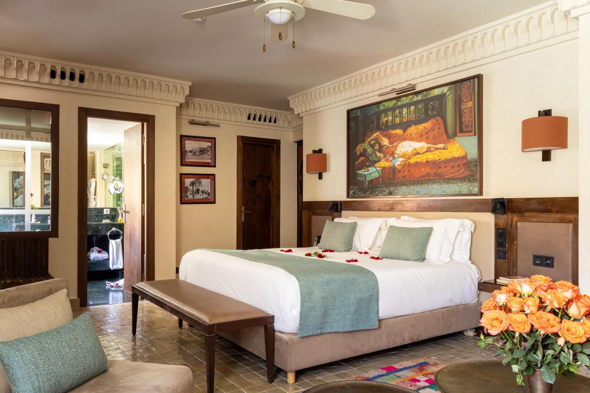 Les Jardins De La Koutoubia Hotel Marrakesh Luaran gambar A bedroom at the Four Seasons Hotel, Cairo